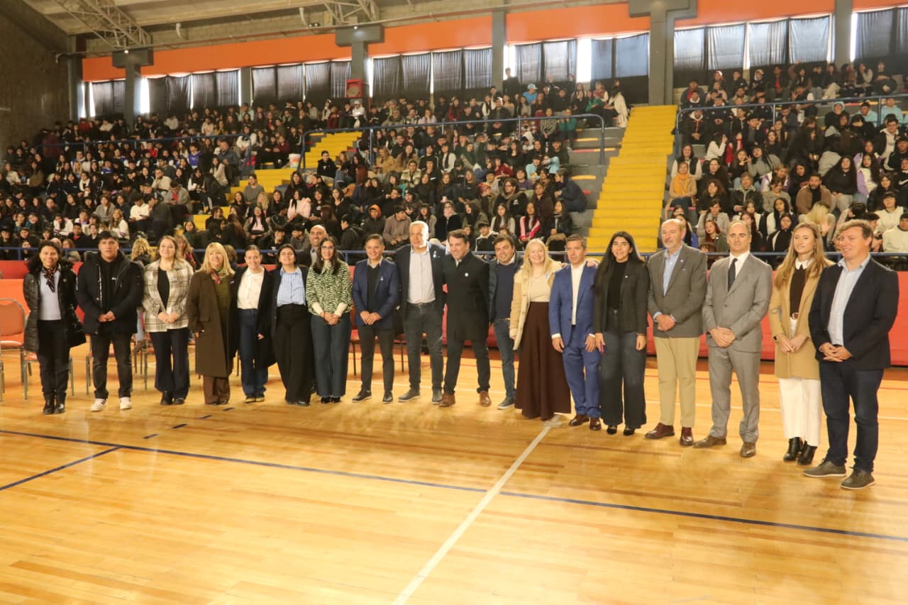 Tadeo García Zalazar: “el futuro de Mendoza se construye todos los días en las aulas”
